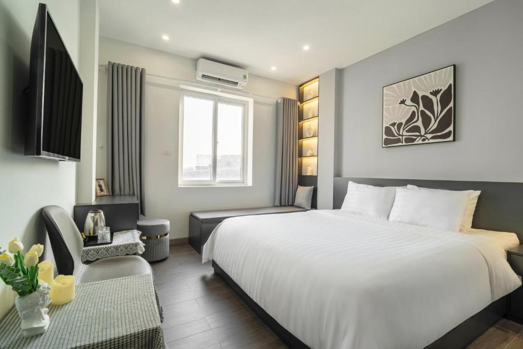 237 Thanh Nhan Studios – Hanoi
